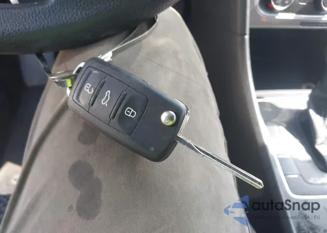 2013 Volkswagen Passat 2.5L S из США, поврежденный, VIN 1VWAP7A32DC106209